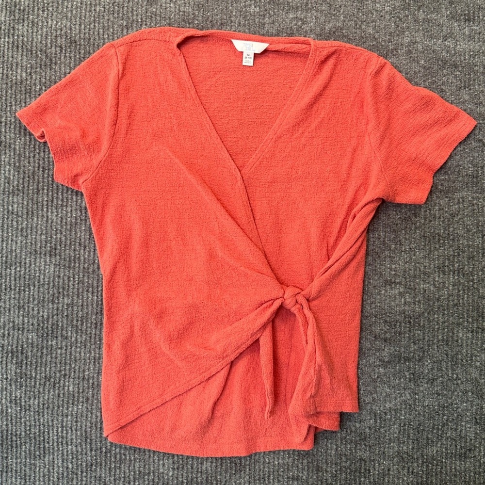 Time and Tru Faux Wrap Top Medium Coral Textured Side Tie Short Sleeve